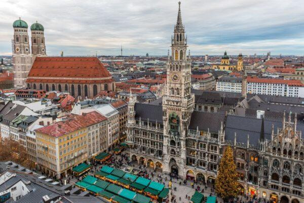 Christkindlmarkt_am_Marienplatz